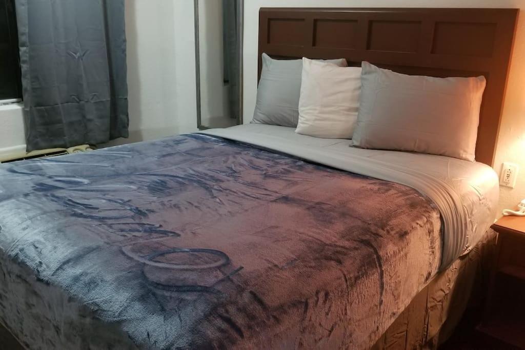 Osu King Bed Hotel Room 109 Wi-Fi Booking Stillwater Exterior photo